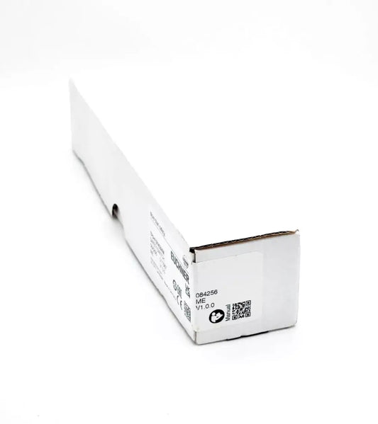 Packaging of EUCHNER 084256 TP3-4131K024M Sicherheitsschalter TP mit Türmeldekontakt | sealed, showing labeling and QR code.