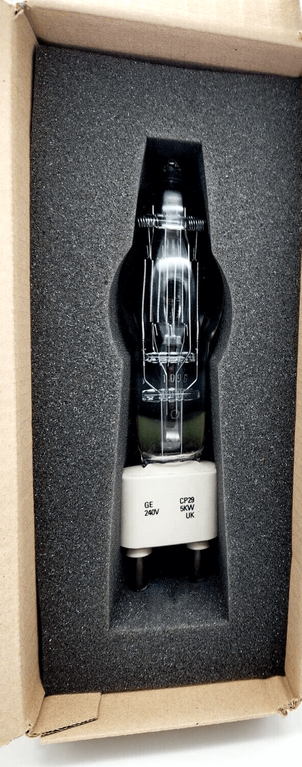 GE 30506 CP29 5000W 240V Halogenlampe C38 in packaging, energy efficiency class C, G38 base, model CP29, 240V 5000W bulb.