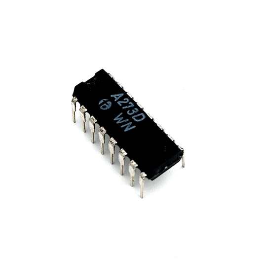 RFT A273D Integrierte Schaltungen IC DIP16, black integrated circuit with pins, side view on white background