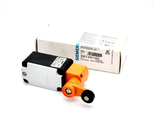 Siemens 3SE3230-1GW Positionsschalter gekapselt IP65 with box, featuring Schwenkhebel and IP65 protection, DIN EN 50 041 certified.