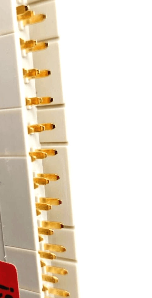 Moeller 047942 EBE295.1-3 Serielles Bus Interface close-up of connector pins