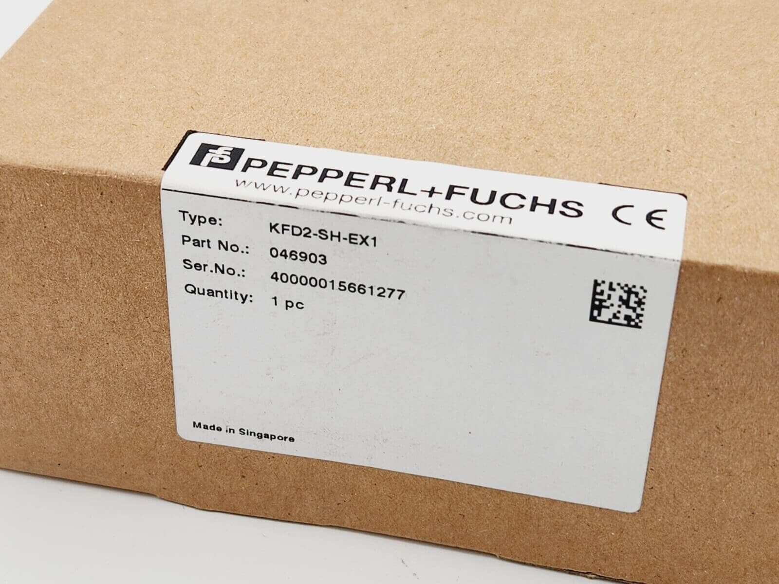 Pepperl+Fuchs 046903 KFD2-SH-EX1 Schaltverstärker packaging label showing type and serial number.
