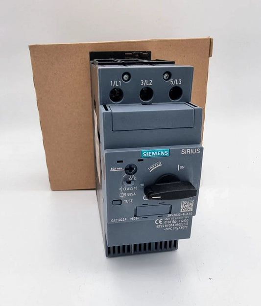 Siemens 3RV2032-4UA10 Leistungsschalter 40A in originalverpackt Zustand, Baugröße S2, Serie SIRIUS 3RV2, neu und unbenutzt.