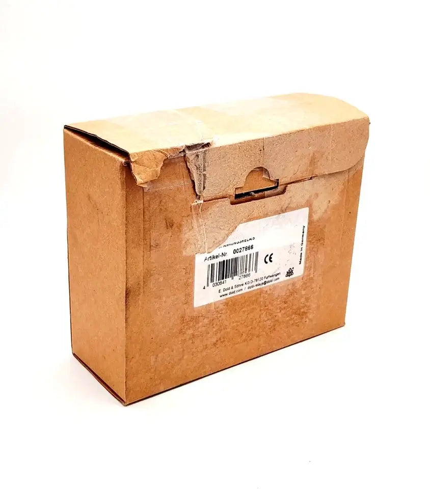 Packaging of Dold 0027866 AA9943.11 Unterspannungsrelais 3AC 230/400V, slightly damaged but sealed, product number visible on label.