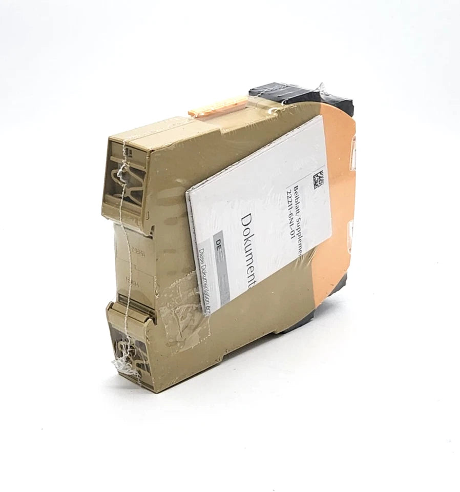 Pilz 751104 PNOZ s4 C Sicherheitsschaltgerät 24VDC 3 n/o 1 n/c | sealed, safety relay with packaging and documentation