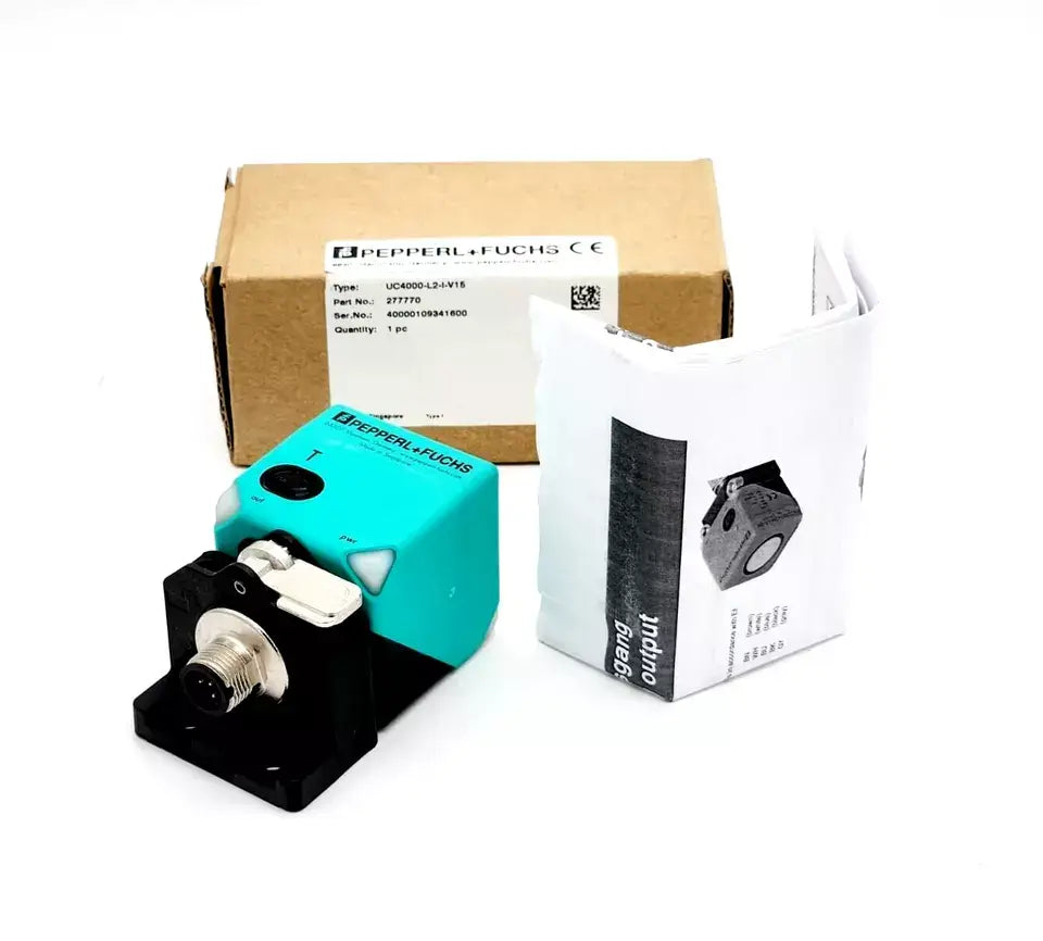 Pepperl+Fuchs 277770 Ultraschallsensor UC4000-L2-I-V15 in packaging with manual, new and original condition. Ideal for distance measurement.