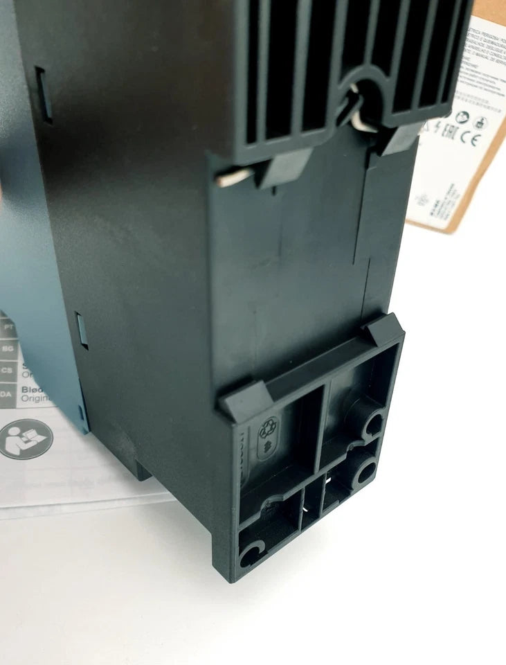 Siemens 3RW4027-1BB15 Sanftstarter 32A 110–230 V AC, SIRIUS 3RW40 series, soft starter for smooth motor control.