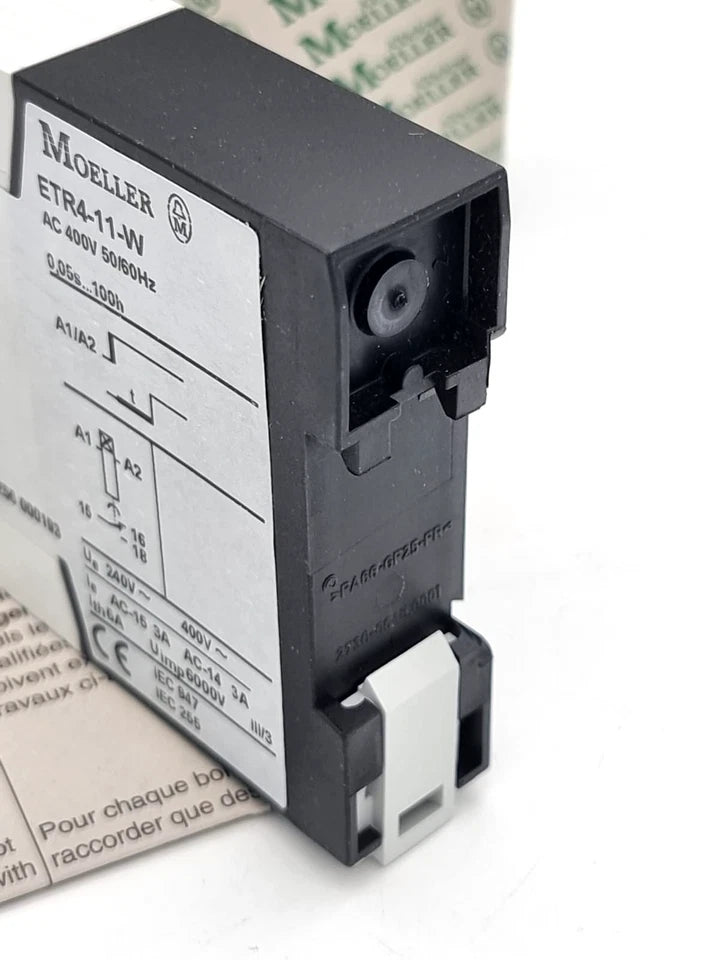 Moeller / Eaton ETR4-11-W Elektronisches Zeitrelais 400V AC, neu und originalverpackt, Seitenansicht