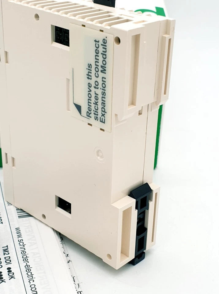 Schneider Electric 399578 TM2DMM8DRT E/A-Modul M238, 4 E 24 V DC 4A expansion module front view.