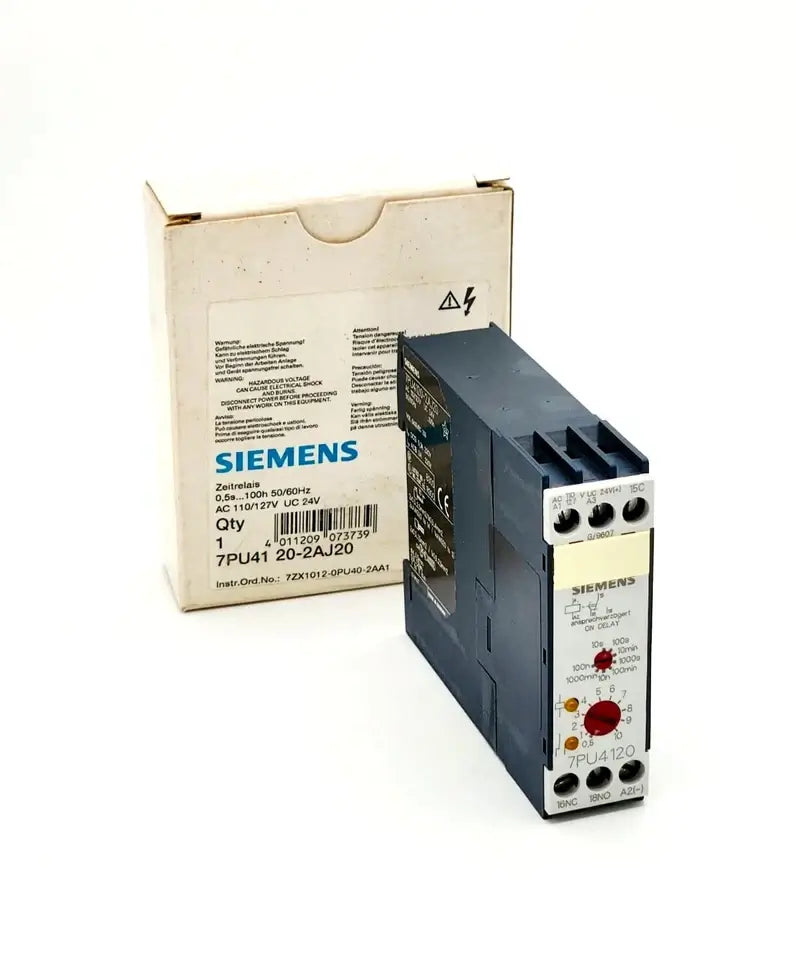 Alt Tag: Siemens 7PU4120-2AJ20 Überwachungsrelais Interface-Relais in packaging, technical relay for control circuits.