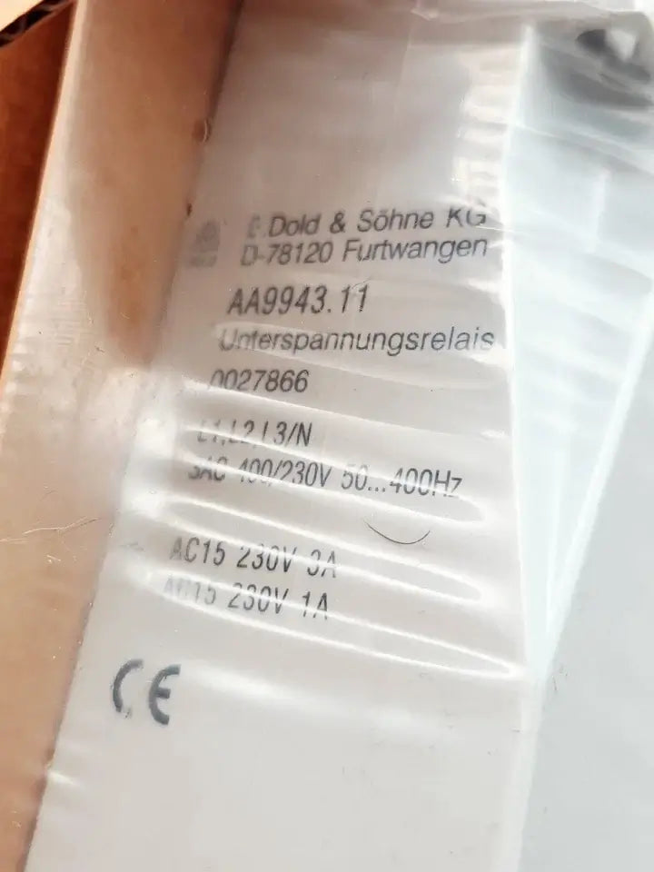 Dold 0027866 AA9943.11 Unterspannungsrelais 3AC 230/400V packaging with technical details visible