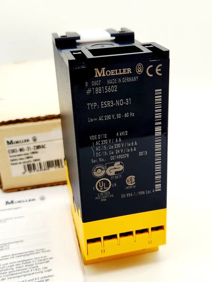 Moeller 18815602 ESR3-NO-31-230VAC Sicherheitssrelais, neues originalverpacktes Sicherheitsrelais mit 230 V AC Spannung.