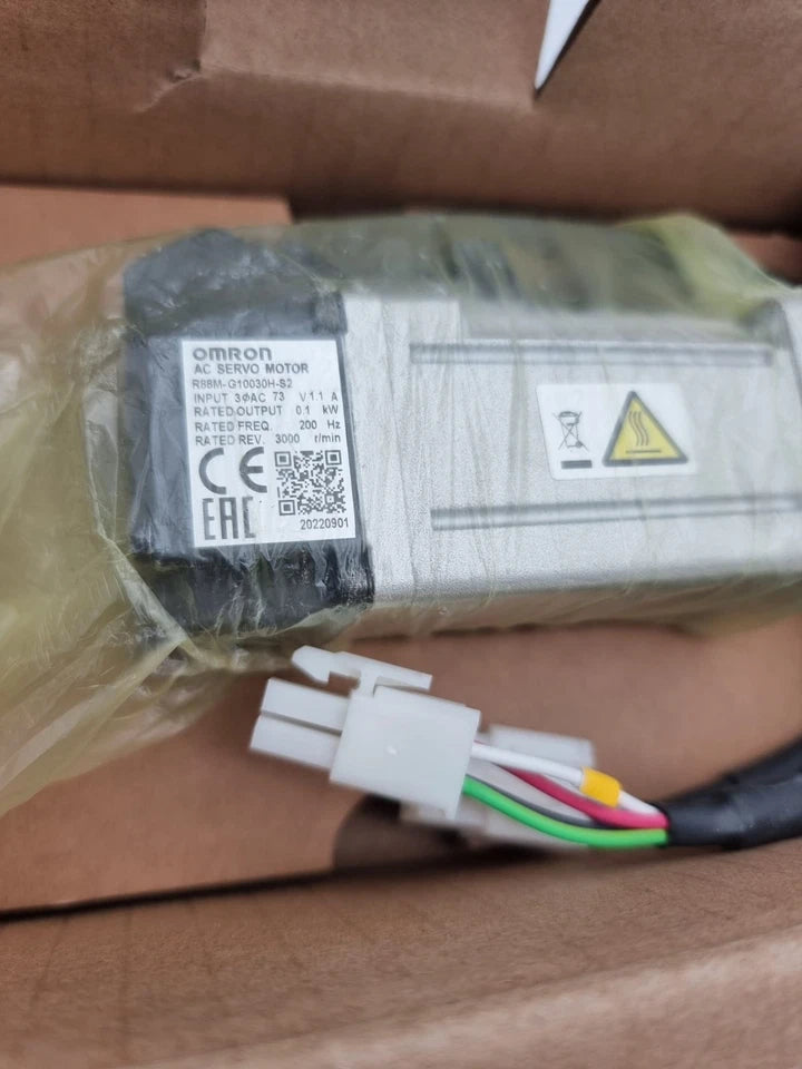 Omron R88M-G10030H-S2 AC-Servomotor