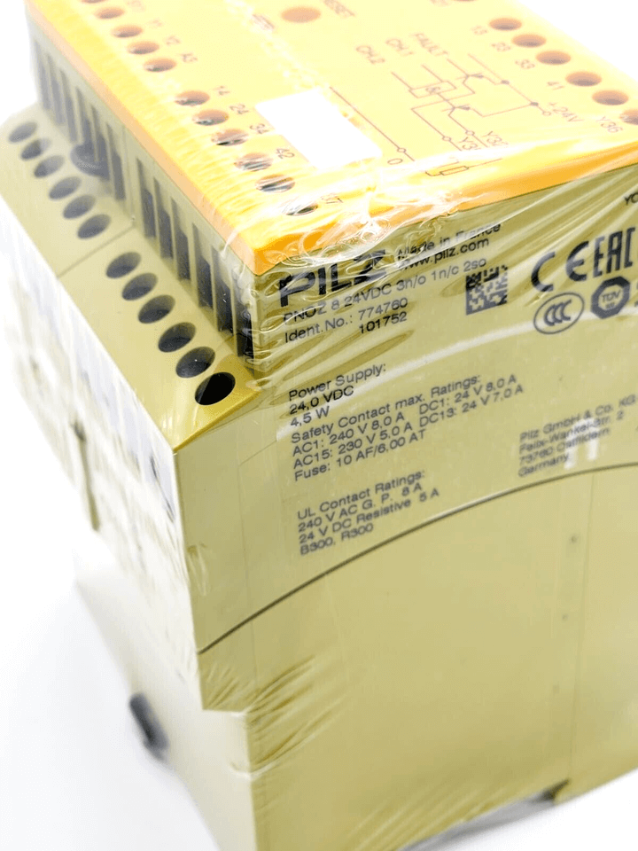 Pilz 774760 PNOZ 8 safety relay device, 24VDC, 3NO 1NC, 2SO, yellow component with safety features and technical specifications.