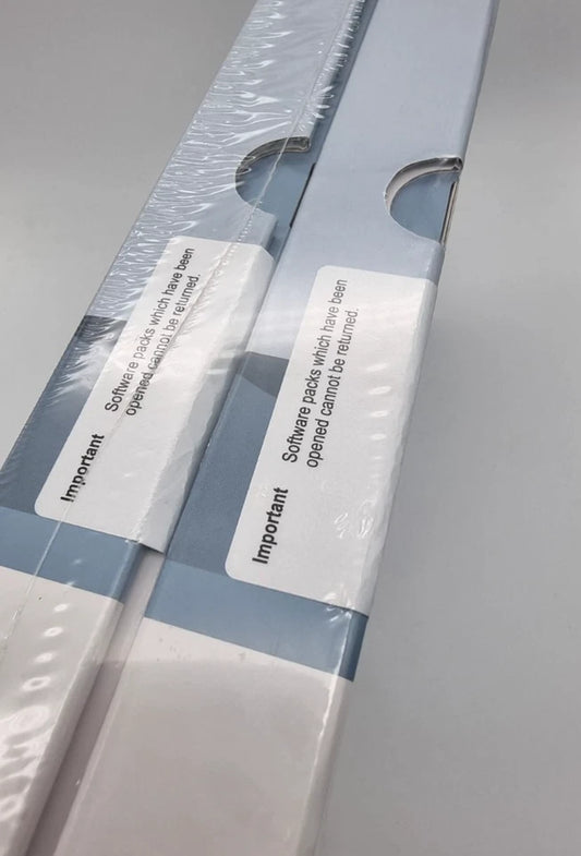 Sealed Siemens 6ES7822-1AA03-4YA5 SIMATIC STEP 7 Professional SR4/V13 combo box, showing important notices and original packaging.