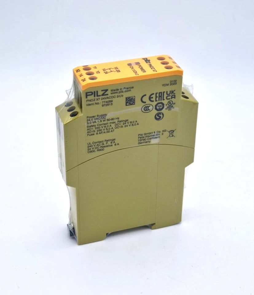 Pilz 774059 PNOZ X7 Sicherheitsschaltgerät 24VACDC 2n/o | sealed product image