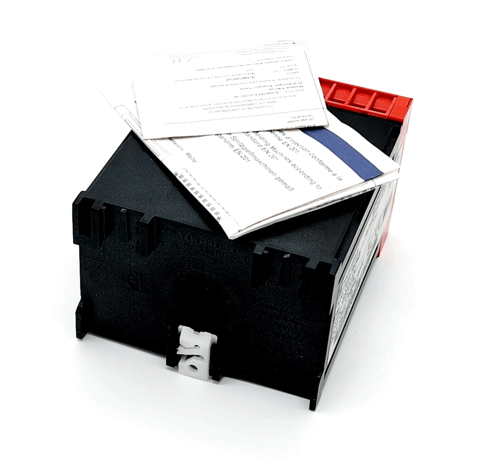 Telemecanique 021818 GSP24VDC module with instructions for injection molding machines.