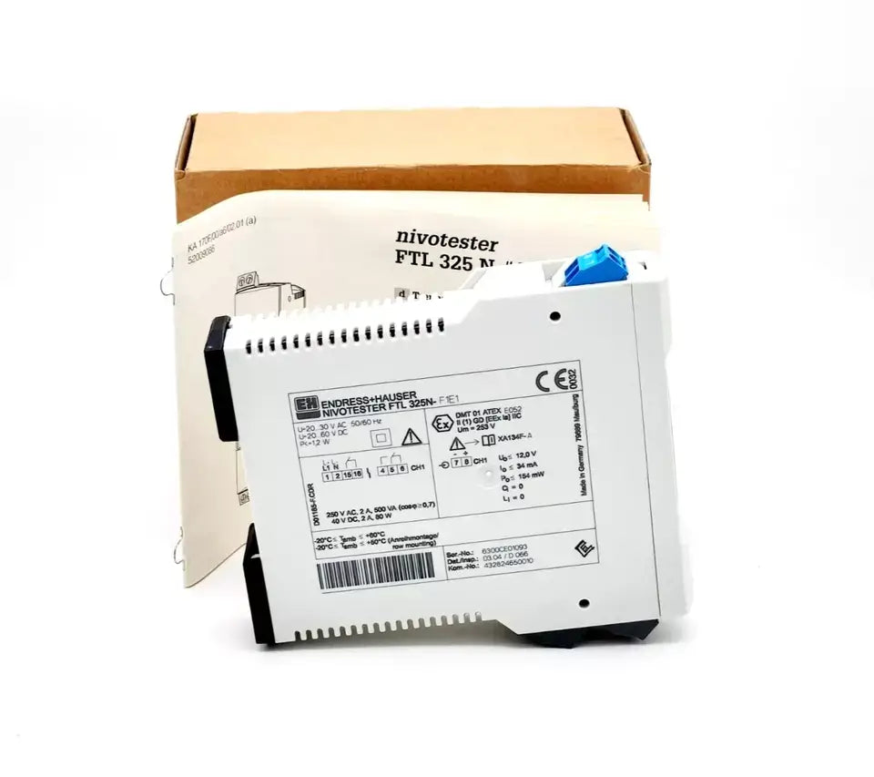 Endress+Hauser Nivotester FTL325N-F1E1 device with packaging, for use in hazardous environments with SIL2 safety features.