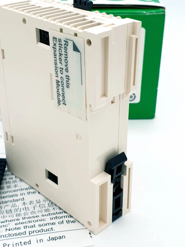 Schneider Electric 399596 TM2DDO8TT output module M238, 8 outputs 24 V