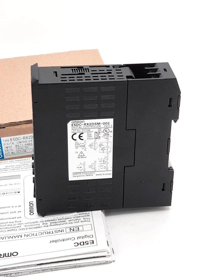 Omron E5DC-RX2DSM-002 Digitaler Temperaturregler 24V AC/DC in Originalverpackung, schwarz, kompakt, neu