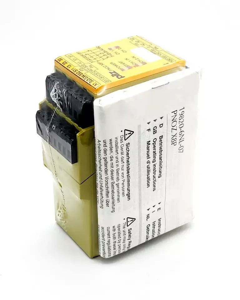 Pilz 777770 PNOZ X8P Sicherheitsschaltgerät 24VAC 3n/o 2n/c 2so | sealed, new and unopened safety relay ISO view
