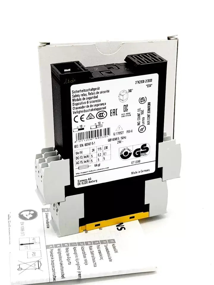 Siemens 3TK2830-2CB30 safety relay module for emergency stop and safety doors, with AC/DC 24 V supply, 22.5 mm wide.