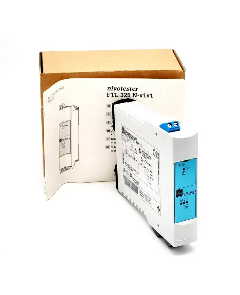 Endress+Hauser Nivotester FTL325N-F1E1 Fuellstandauswertegeraet unboxed, shown with manual and packaging, model FTL325N.