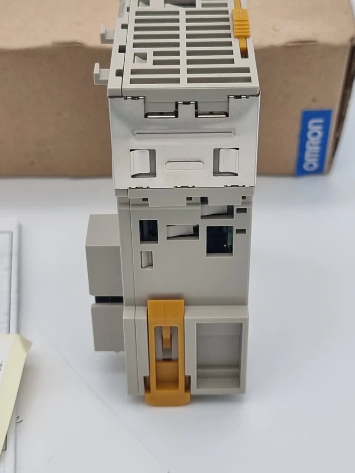 Omron CJ1W-CLK21-V1 Controller Link Kommunikationsmodul in Verpackung mit Zubehör, neu und originalverpackt, zur SPS-Kommunikation.