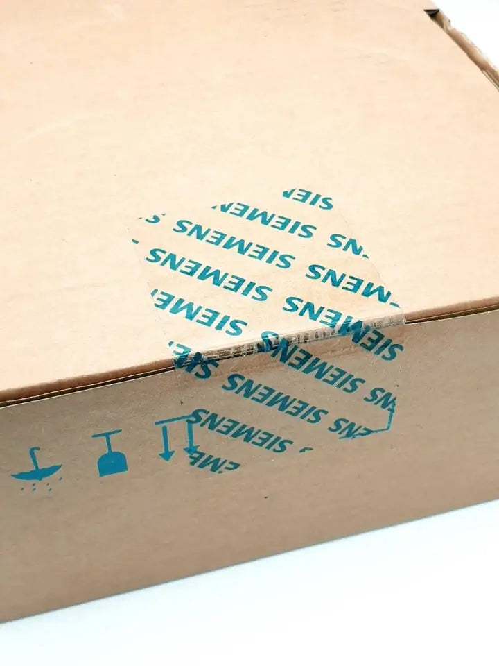 Sealed box of Siemens 6SL3210-5FB11-0UA1 SINAMICS V90 Servo-Umrichter 3 AC 200V 1KW | sealed, showcasing packaging details.