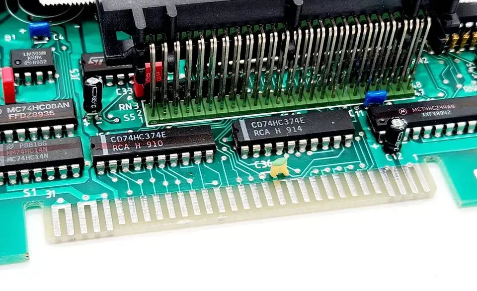 Close-up of Eberle 050801002000 P-82 Prozessormodul 0508 01 002 000 circuit board showing electronic components and connectors.
