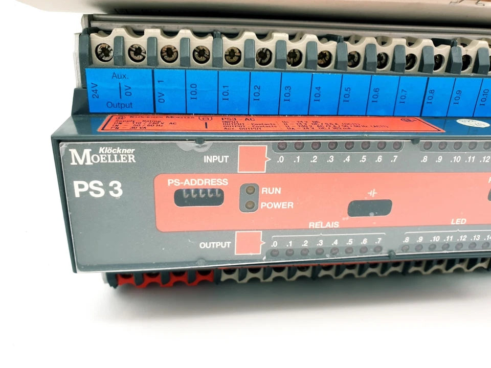 Moeller 16910 PS3 - AC V1.7 Programmierbare Steuerung PS3, close-up of device inputs and outputs.