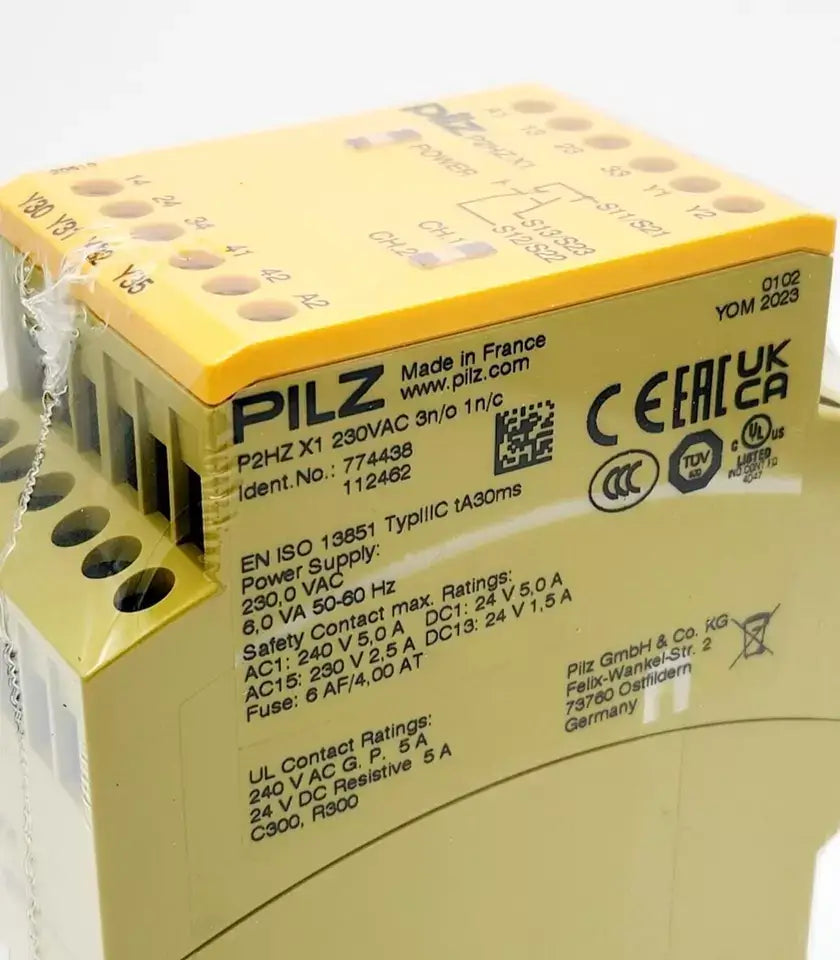 Pilz 774438 P2HZ X1 safety relay device, 230VAC, featuring standalone operation with 3 normally open and 1 normally closed contacts.