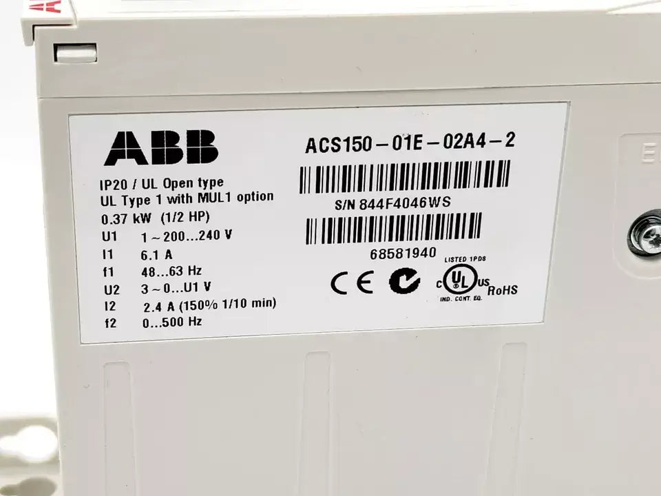 ABB ACS150-01E-02A4-2 Frequenzumrichter 0,37 kW 240 VAC / 2,4 A 500Hz label