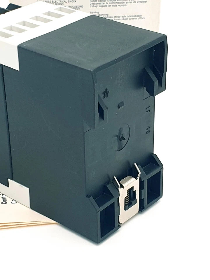 Siemens 3UG3081-1AW30 Isolationswächter für ungeerdete AC-Netze AC/DC 24-240V in original packaging, new condition.