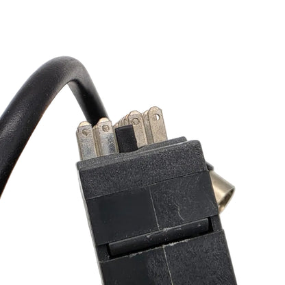 MU-PS3 ist ein Messumformer zur Verarbeitung von Temperaturfühlern und analogen Signalen. Das Gerät verfügt über Anschlüsse für verschiedene Temperatursensoren, einen Analogausgang sowie einen externen Analogeingang.

