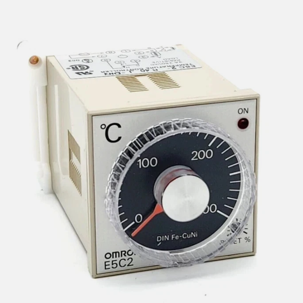 Omron E5C2-R40J-DIN Temperatur-Controller wird zur Regelung und Überwachung von Temperaturen eingesetzt. 