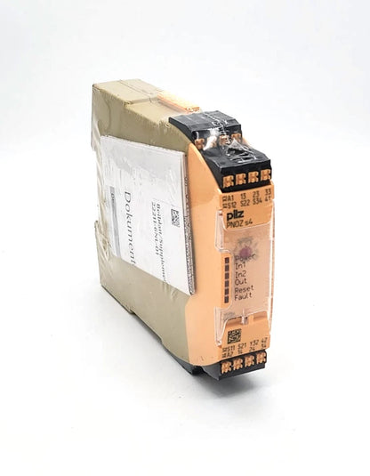 Pilz 751104 PNOZ s4 C Sicherheitsschaltgerät 24VDC 3 n/o 1 n/c | sealed, safety device, original packaging, Pilz PNOZsigma series