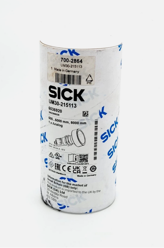 Sick UM30-215113 Ultraschallsensor (6036920, 700-2864) wird für präzise Distanz- und Füllstandsmessungen eingesetzt.