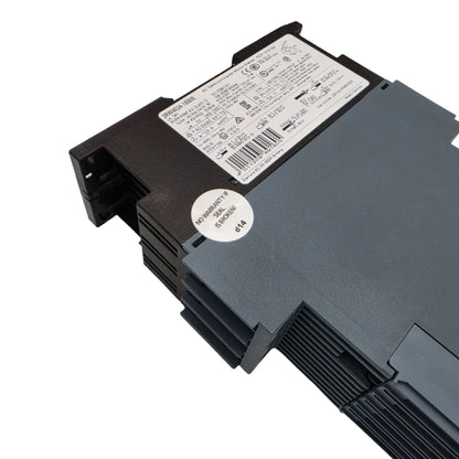 Siemens SIRIUS Sanftstarter 3RW4024-1BB05 ist eine kompakte und zuverlässige Lösung zum sanften Starten und Stoppen von Drehstrommotoren.