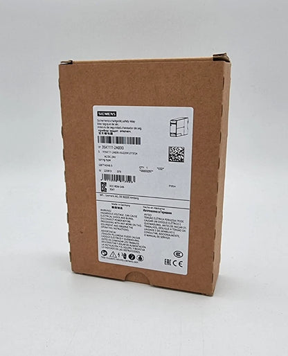 Siemens 3SK1111-2AB30 SIRIUS Sicherheitsschaltgerät 24 V AC/DC original packaging with product label.