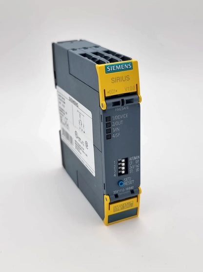 Siemens 3SK1112-1BB40 SIRIUS Sicherheitsschaltgerät Grundgerät Us = 24 V DC, neu mit Schraubanschluss.