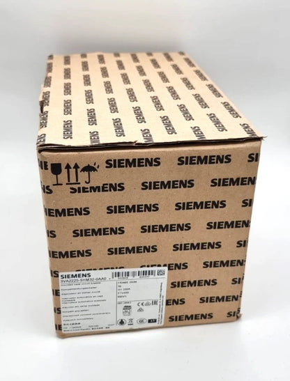 Box of Siemens 3VA2225-5HM32-0AA0 Leistungsschalter 250V 3-polig in original packaging