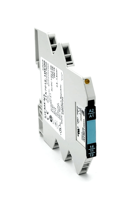 Siemens 3TX7015-1BE00 relay coupler, AC/DC 115V, 6.2mm housing width, with changeover contact and spring-loaded terminal.