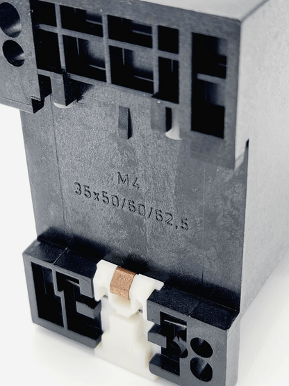 Close-up of Siemens 7PV1230-1GG electronic timer relay showing the M4 mount and 35x50/60/62.5 specifications.