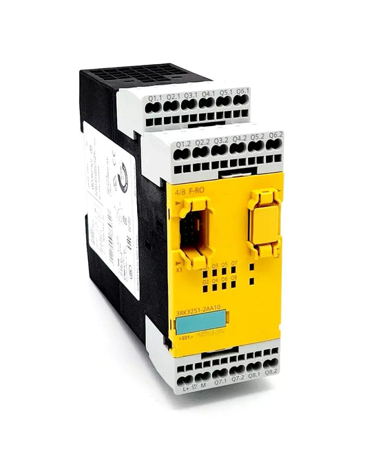 Siemens 3RK3251-2AA10 SIRIUS expansion module for modular safety system, featuring safe relay outputs and 24V DC supply.