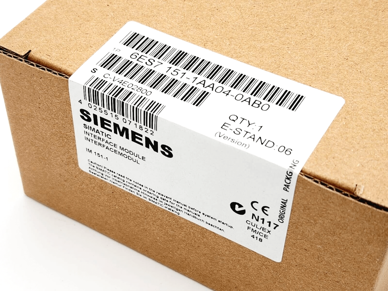 Siemens 6ES7151-1AA04-0AB0 SIMATIC DP Interface Module packaging box with product label visible
