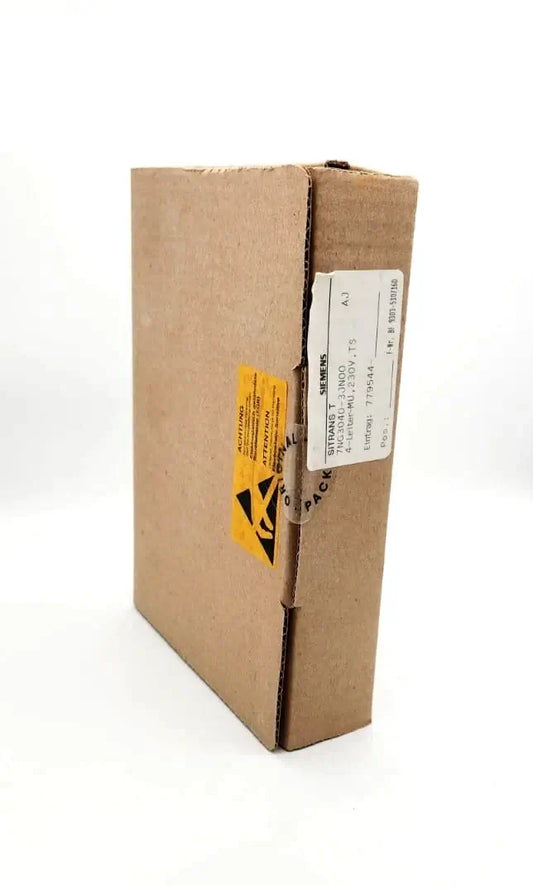Sealed box of Siemens SITRANS T Temperaturmessumformer 230V model 7NG3040-3JN00, suitable for DIN rail mounting.