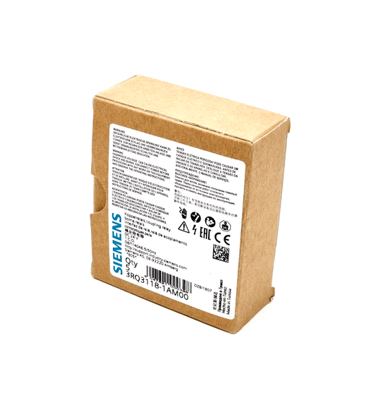 Siemens 3RQ3118-1AM00 Output Coupler with Plug-in Relay Packaging, 24V DC, 6mm Width, 6A Thermal Current, Product Box.