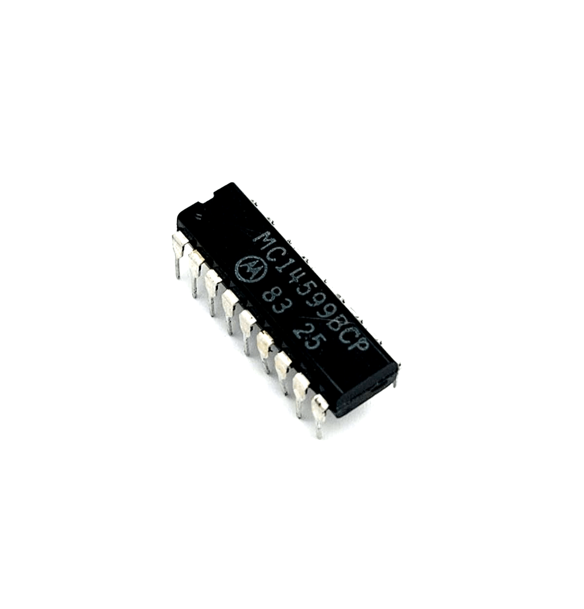 Motorola MC14599BCP IC DIP18 integrated circuit with 18 pins, black component, top view