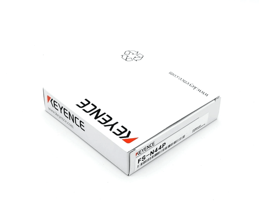 Keyence FS-N44P packaging box, light amplifier, PNP model, cable type, expansion unit displayed on white background.